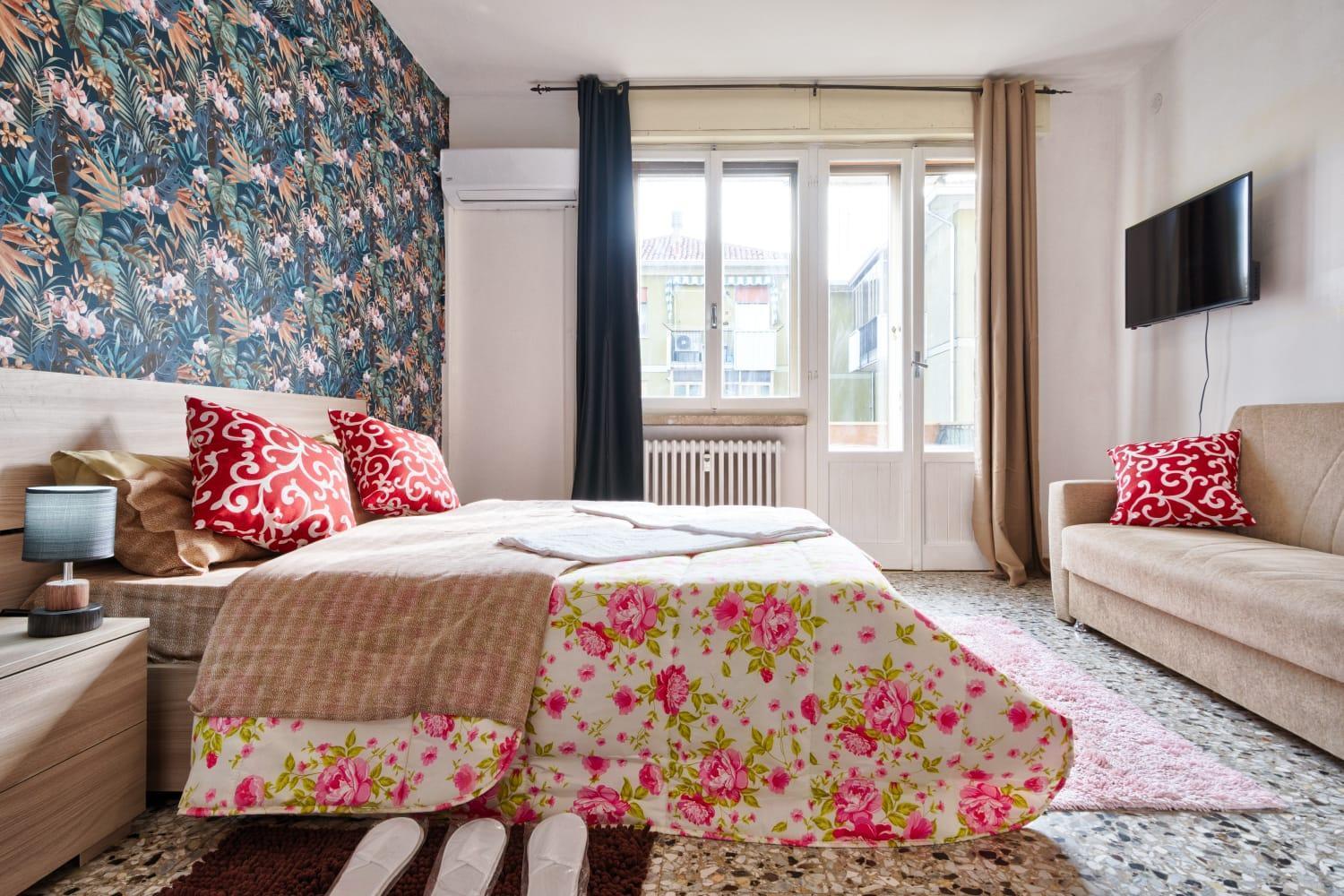 R & R - Private With Shared Bathroom Guest house *