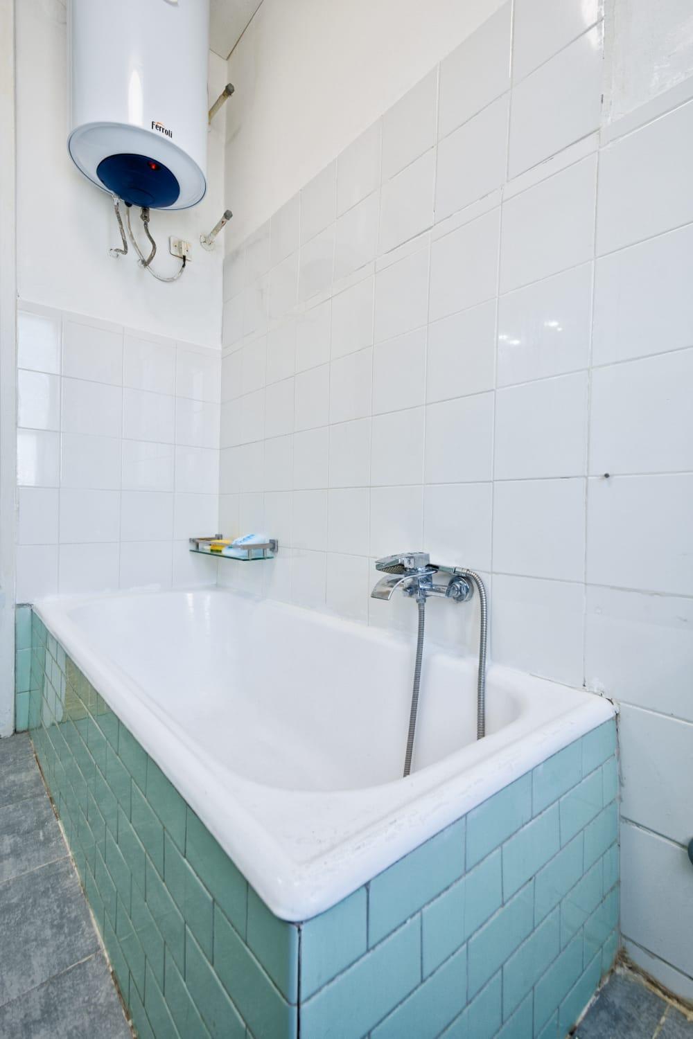 R & R - Private With Shared Bathroom * Venice